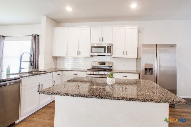 Building Photo - 324 Kenai Dr