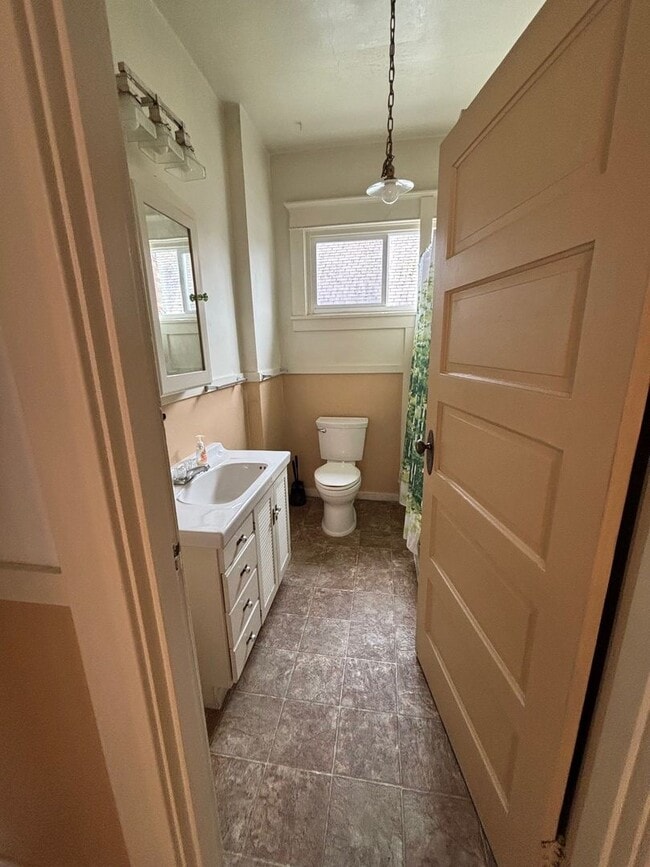 Building Photo - Freelard- Area between Ballard and Fremont