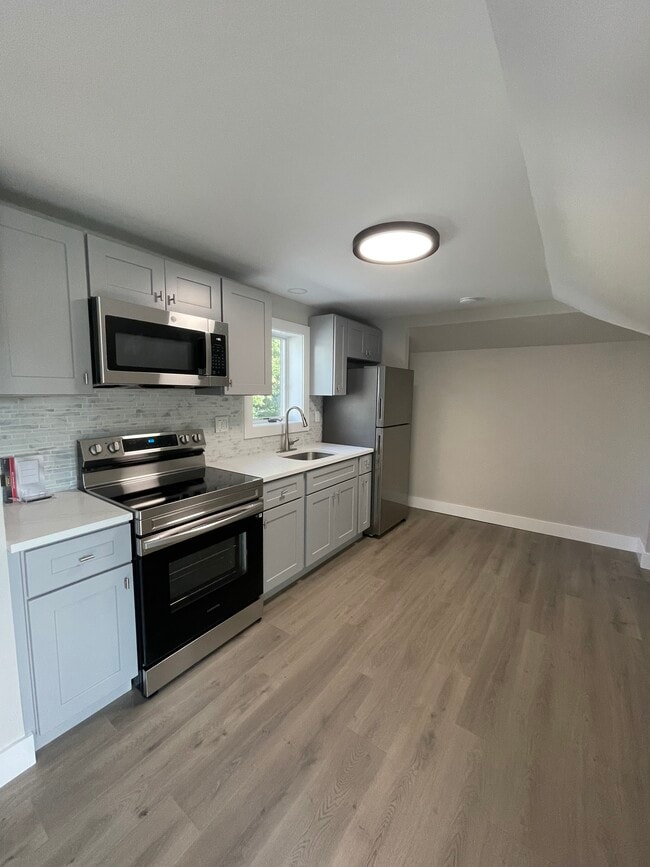Kitchen - 45 Fenwick St