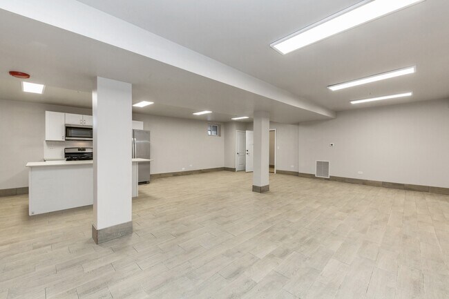 Building Photo - 178 McHenry Ave