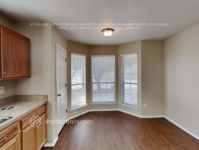 Building Photo - 10200 Cypress Hills Dr