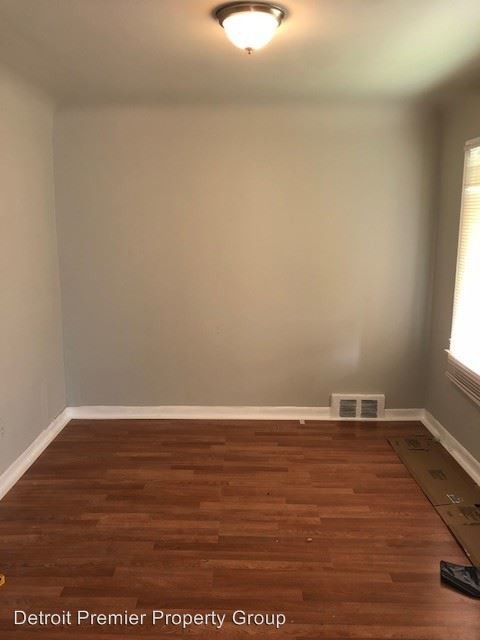 Foto del edificio - 3 br, 1 bath House - 15720 Steel