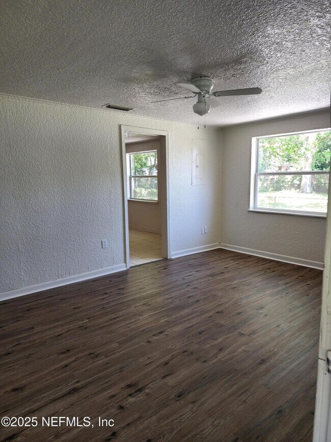 Building Photo - 9156 4th Ave