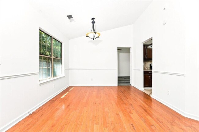 Building Photo - 3061 Herscu Way