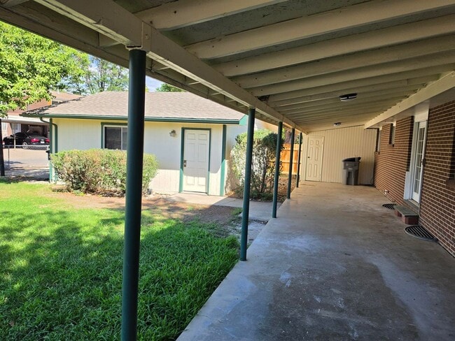 Photo - 1403 Frontier St House