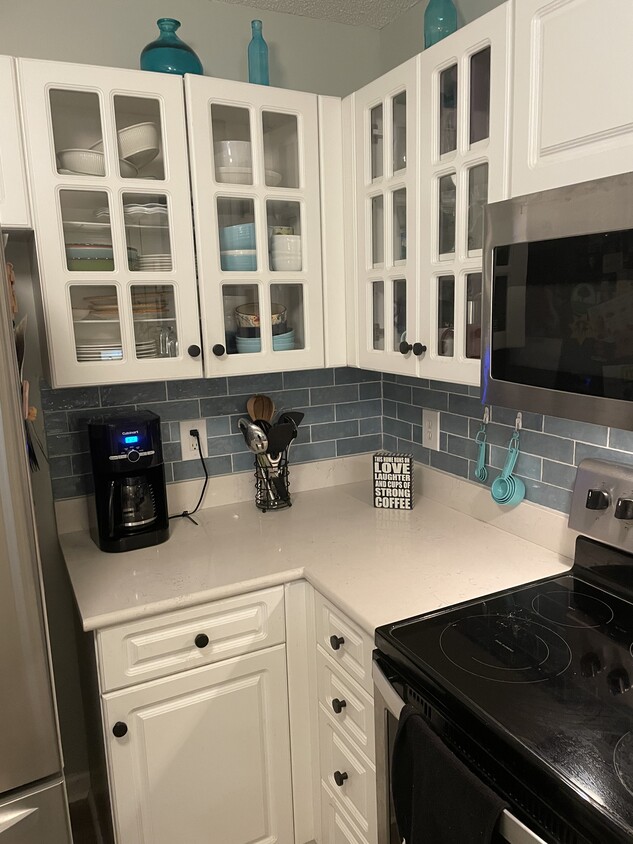 Kitchen area - 4140 Breezewood Dr (Wilmington, NC)