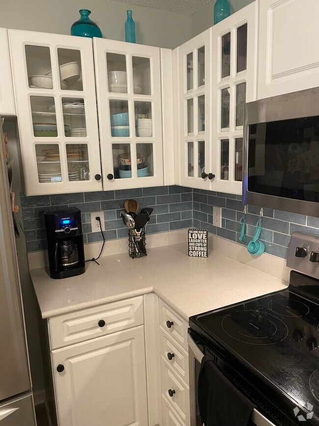 Building Photo - 4140 Breezewood Dr