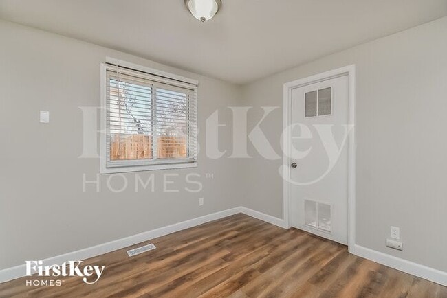 Building Photo - 2213 Moccassin Dr