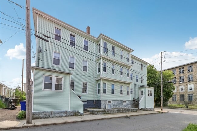 Building Photo - 354 Jencks St