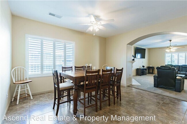 Foto del edificio - 5 br, 2 bath House - 11124 Rancho Cordova St