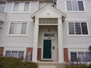 Building Photo - 652 S Rosehall Ln