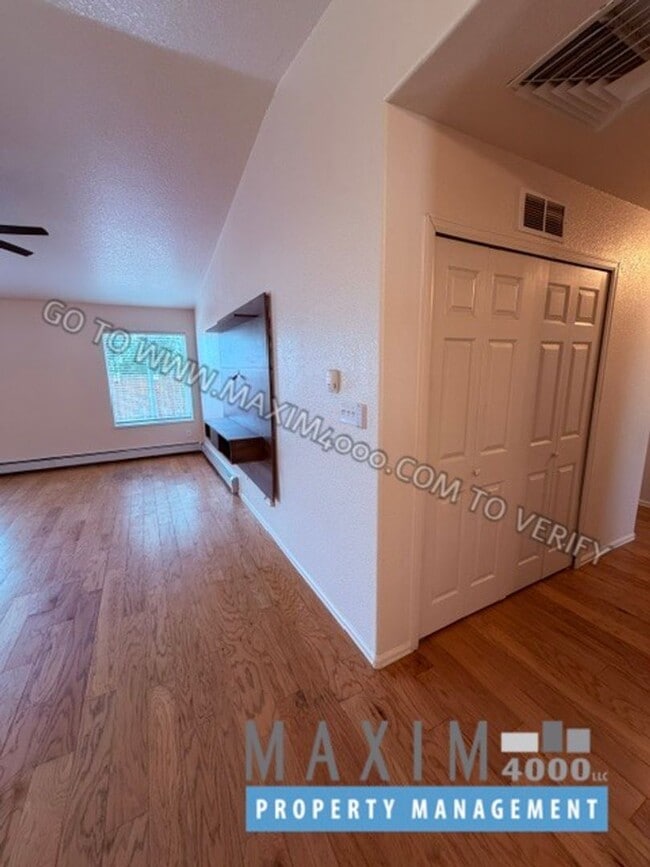 Photo - 255 Sargent Cir House