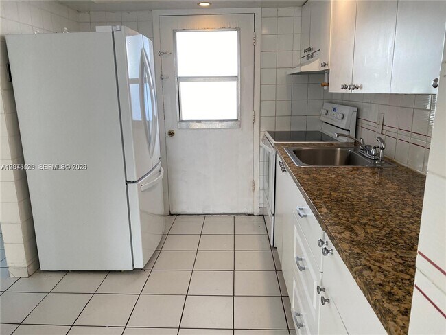 Building Photo - 251 Galen Dr