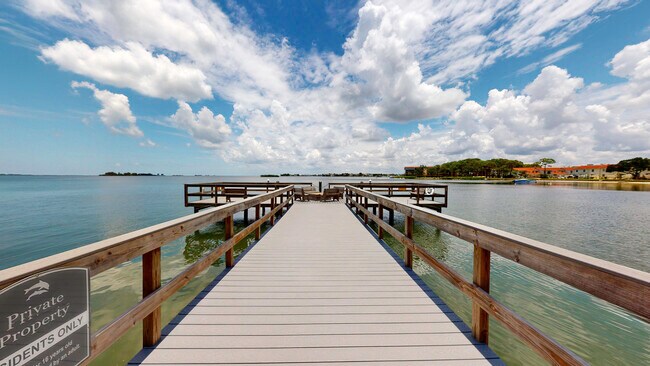 Foto del edificio - 464 N Paula Dr