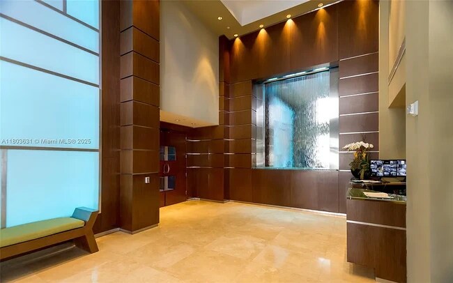 Foto del edificio - 4775 Collins Ave