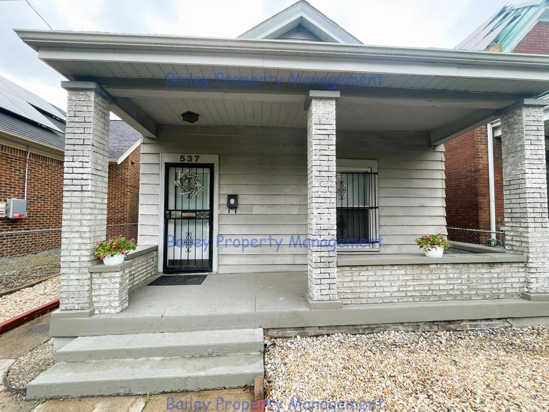 Foto principal - 537 E Oak St
