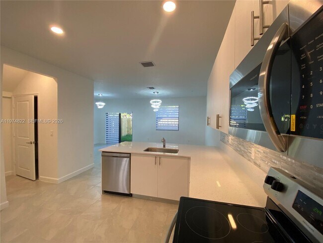 Foto del edificio - 211 SW 159th Ter