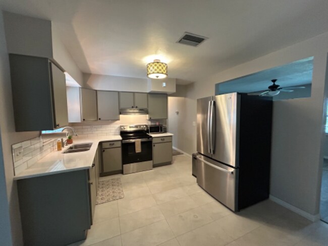 Foto del edificio - 718 51st St N