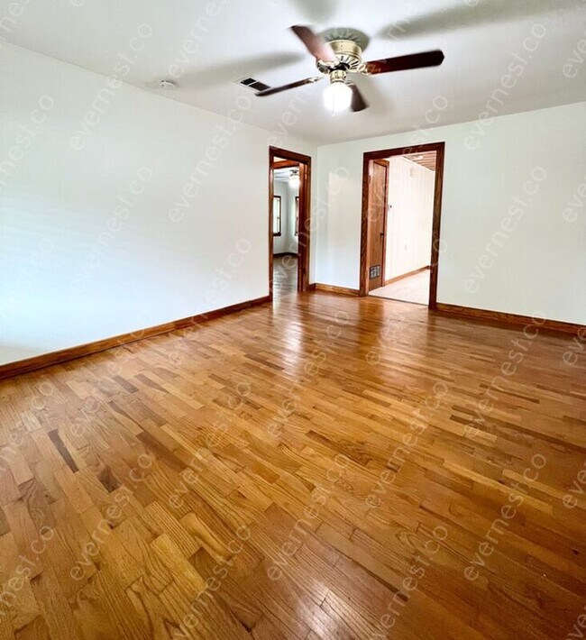 Building Photo - 1416 Donaghey Ave