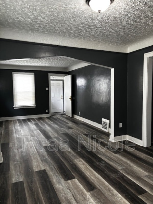 Building Photo - 14284 Cruse St