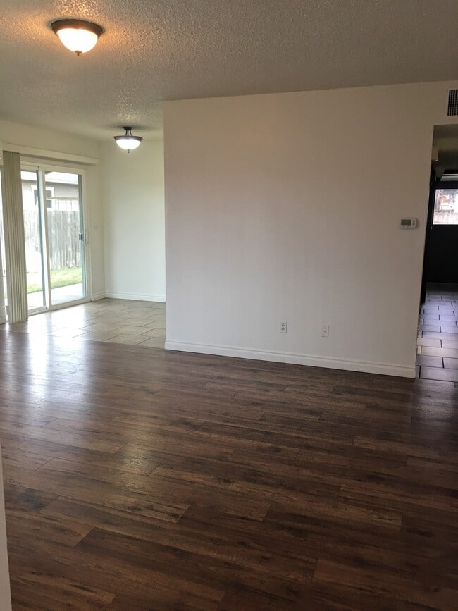 Living Room - 2063 Parish St