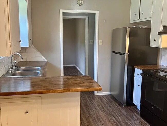 Building Photo - 4817 7th St