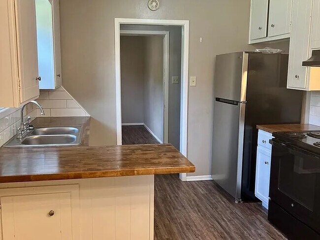 Foto del edificio - 4817 7th St