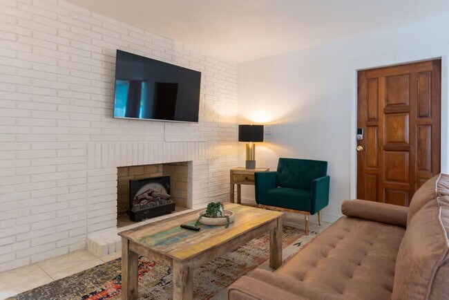 Building Photo - 505 Fillmore Ave