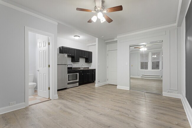 Foto del edificio - 5860 N Kenmore Ave