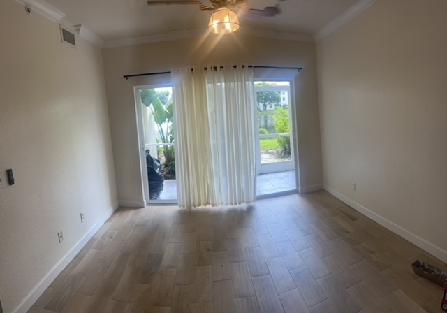 Living room w/o furniture - 4610 Saint Croix Ln