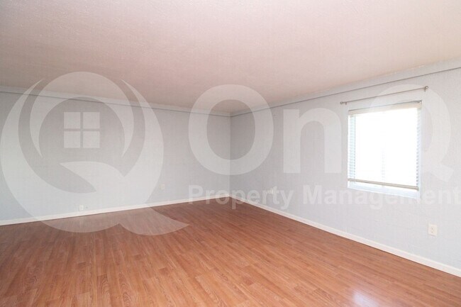 Foto del edificio - 6240 N 16th St