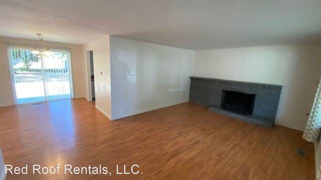 Building Photo - 3 br, 1.5 bath House - 9909 120th St SW