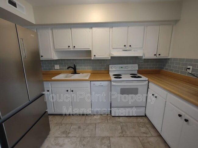 Photo - 910 McAlway Rd Apartment