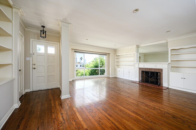 Foto del edificio - 1763 Kelton Ave