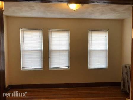 Building Photo - 2 br, 1 bath  - 823 Hyde Park Ave