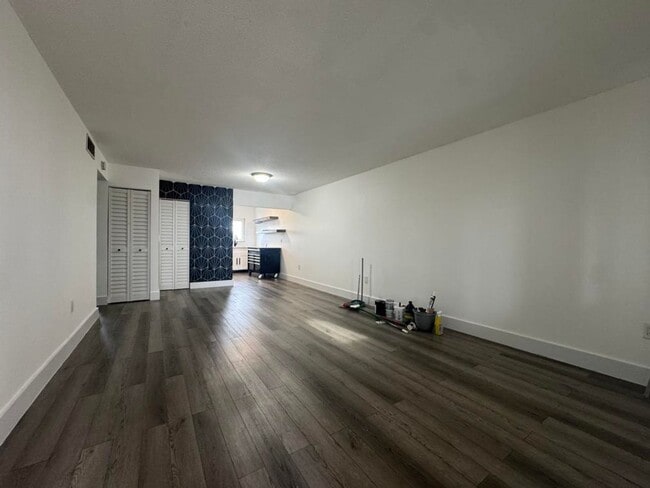 Photo - 2/1 Riverside Condo