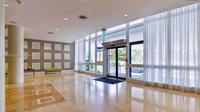 Foto del edificio - 7441 Wayne Ave