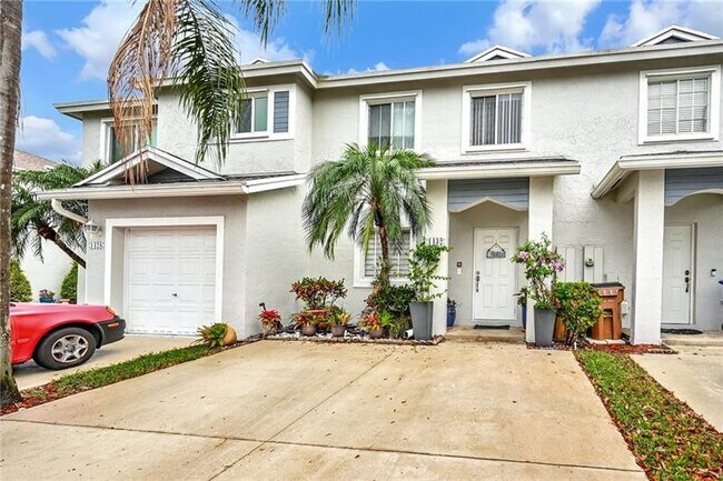 Building Photo - 1432 Ave