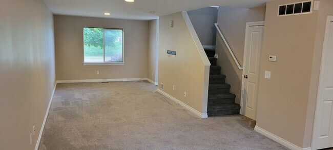 Foto del edificio - 3285 E 11 Mile Rd