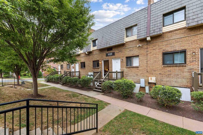 Foto del edificio - 2100 Jefferson Park Ave