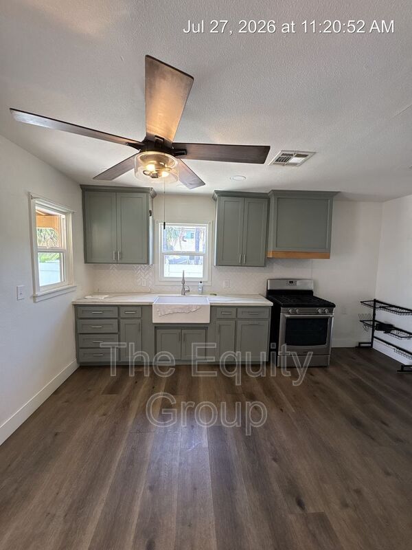 Building Photo - 151 N Villa Ave