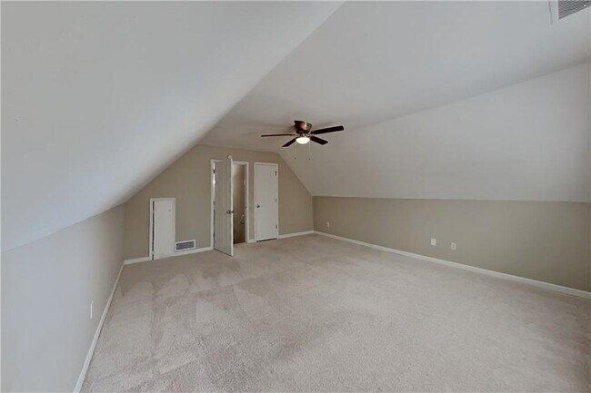 Foto del edificio - 5855 Shadewater Dr