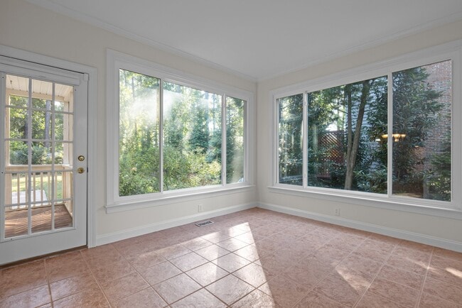 Foto del edificio - 2406 Flints Pond Cir