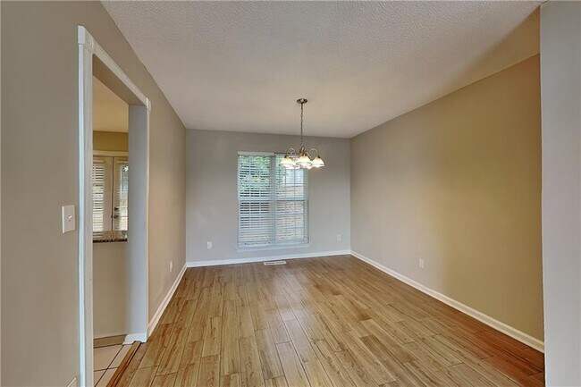 Foto del edificio - 6017 Bordeau Walk