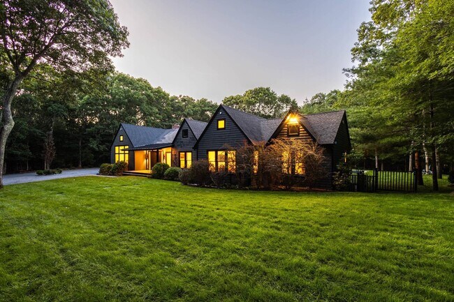 Building Photo - 500 Water Mill Towd Rd
