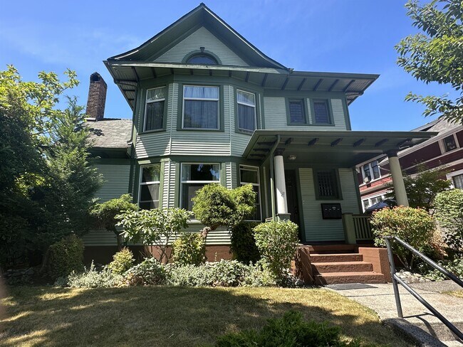 Building Photo - 2526 Wetmore Ave
