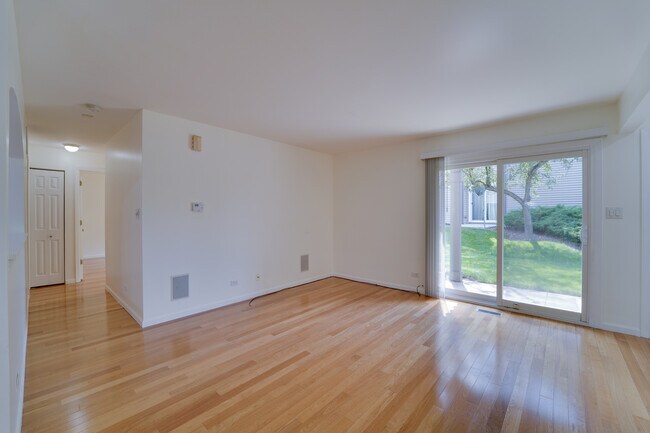 Foto del edificio - 329 Grissom Ct