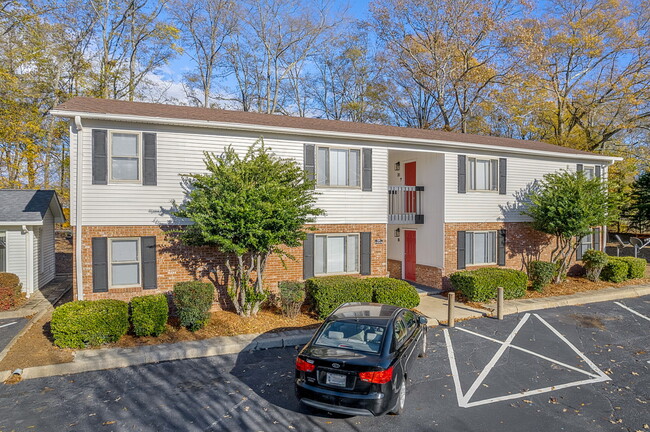 Building Photo - Maple Court Apartments