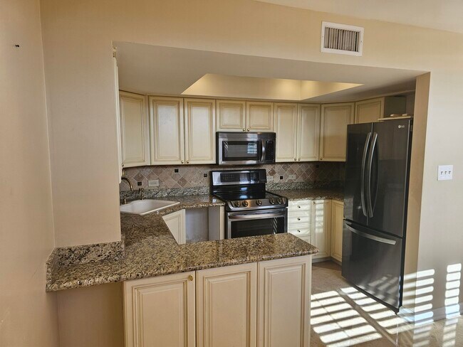 Building Photo - 1501 S Flagler Dr