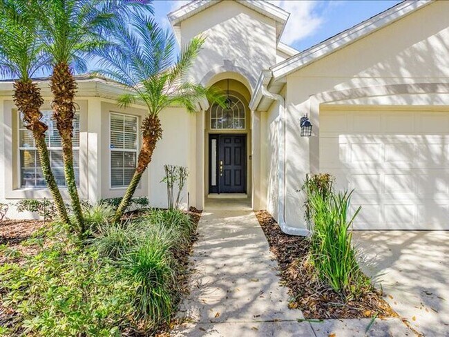 Building Photo - Stunning Fully Furnished 4-Bedroom, 3-Bath...